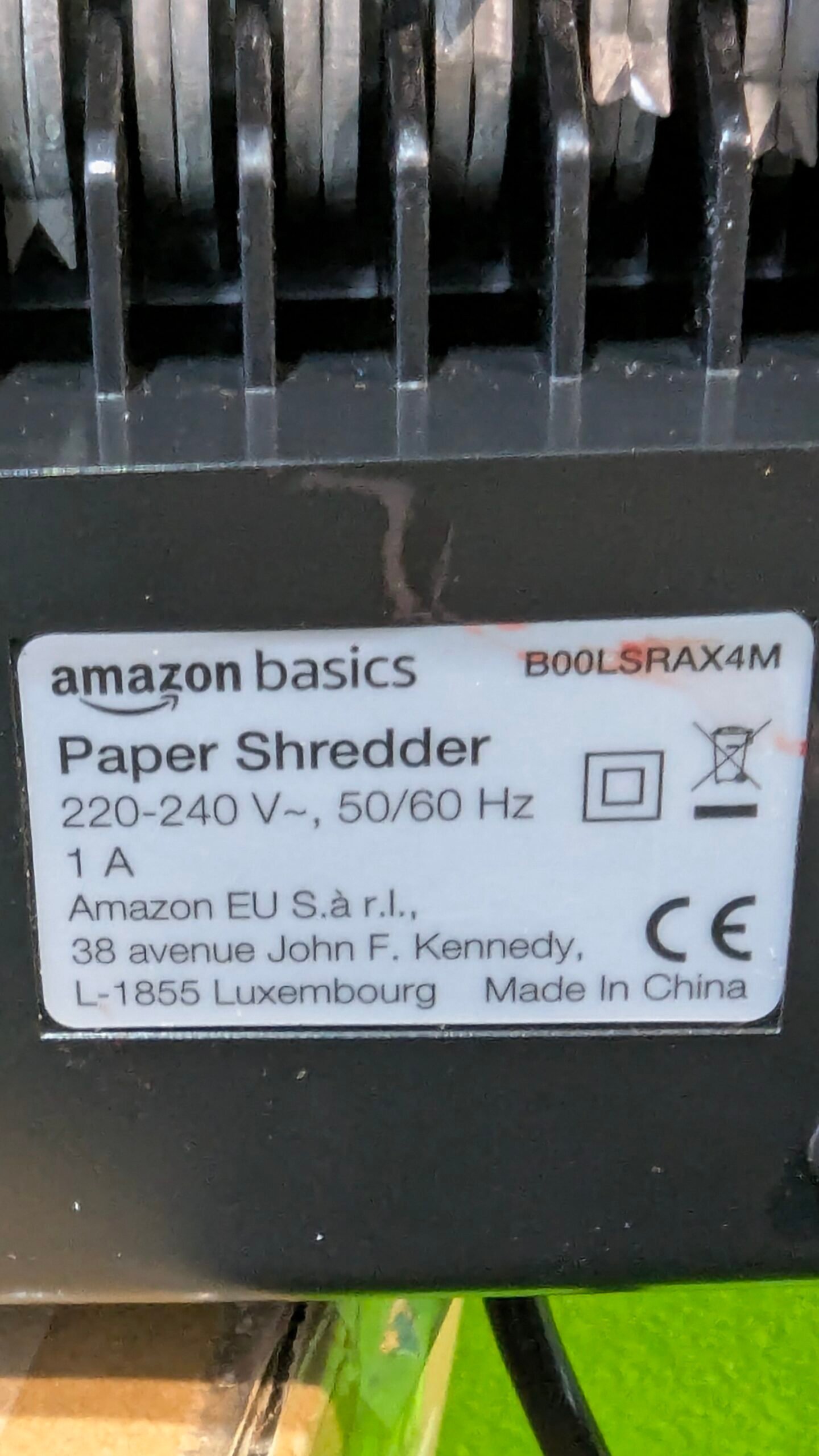 Amazon Basics Destructora de papel y tarjetas con Defecto - Oportunexa