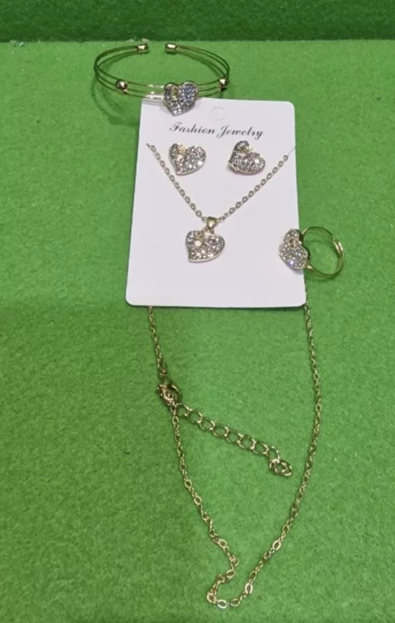 Bisutería Jewelry: Collar, Pendientes, Pulsera y Anillo - Oportunexa