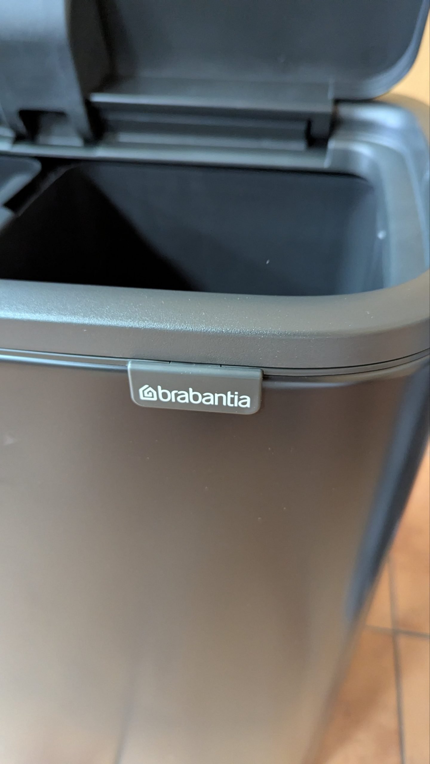 Brabantia Cubo de basura Negro mate 60L - Oportunexa