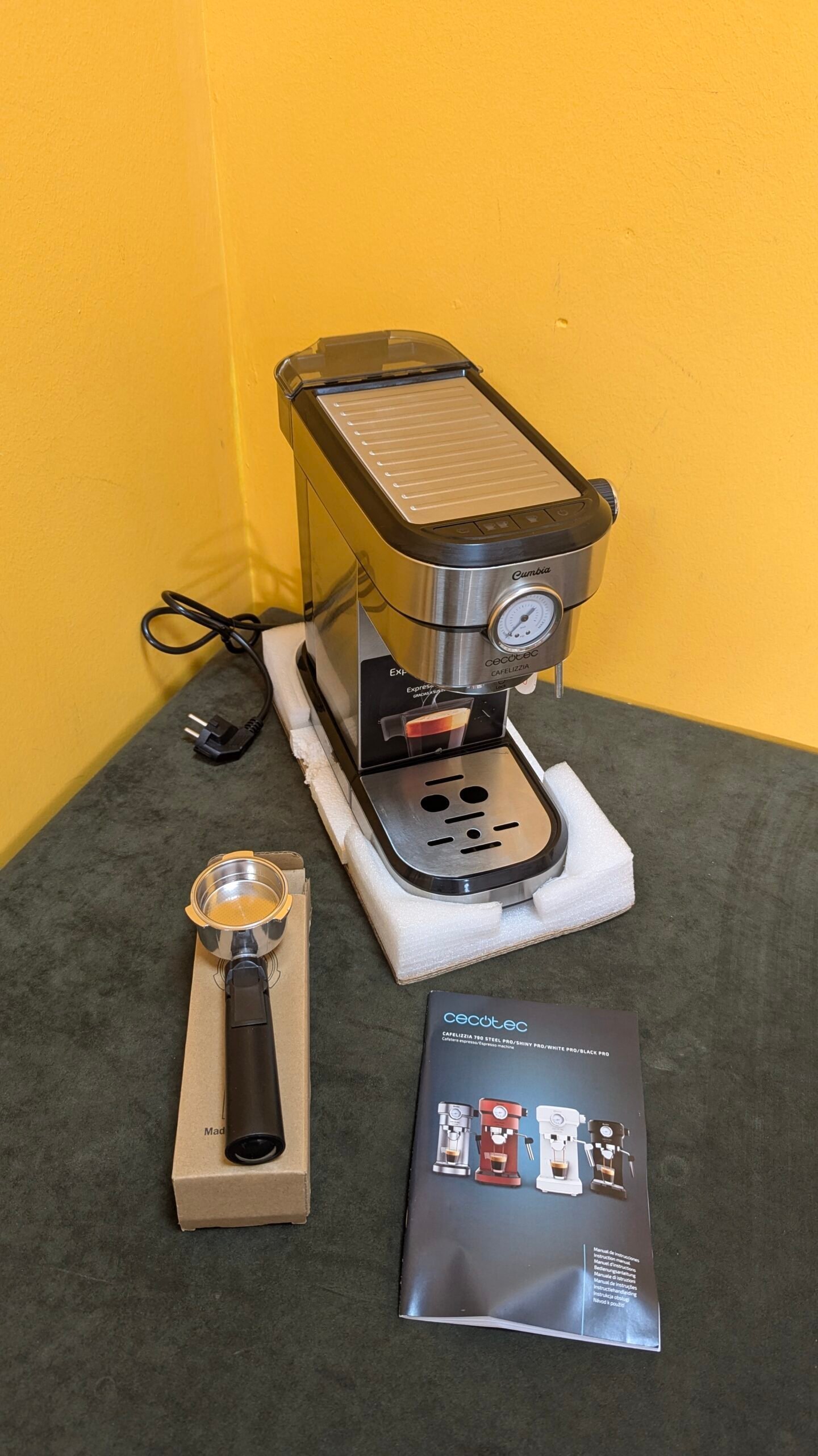 Cecotec Cafetera para Espressos y Cappuccino Cafelizzia 790 Steel Pro con tara - Oportunexa
