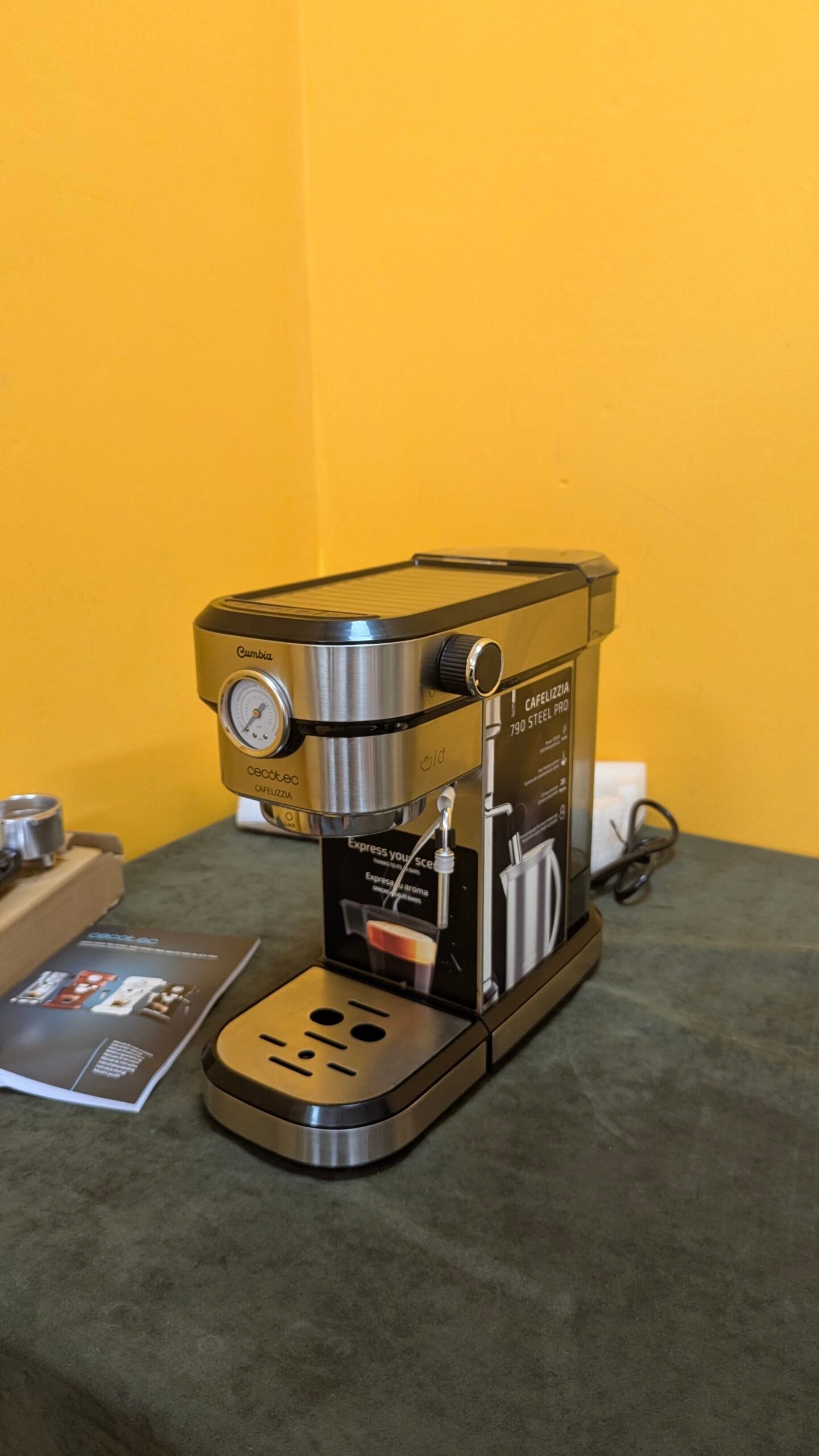 Cecotec Cafetera para Espressos y Cappuccino Cafelizzia 790 Steel Pro con tara - Oportunexa
