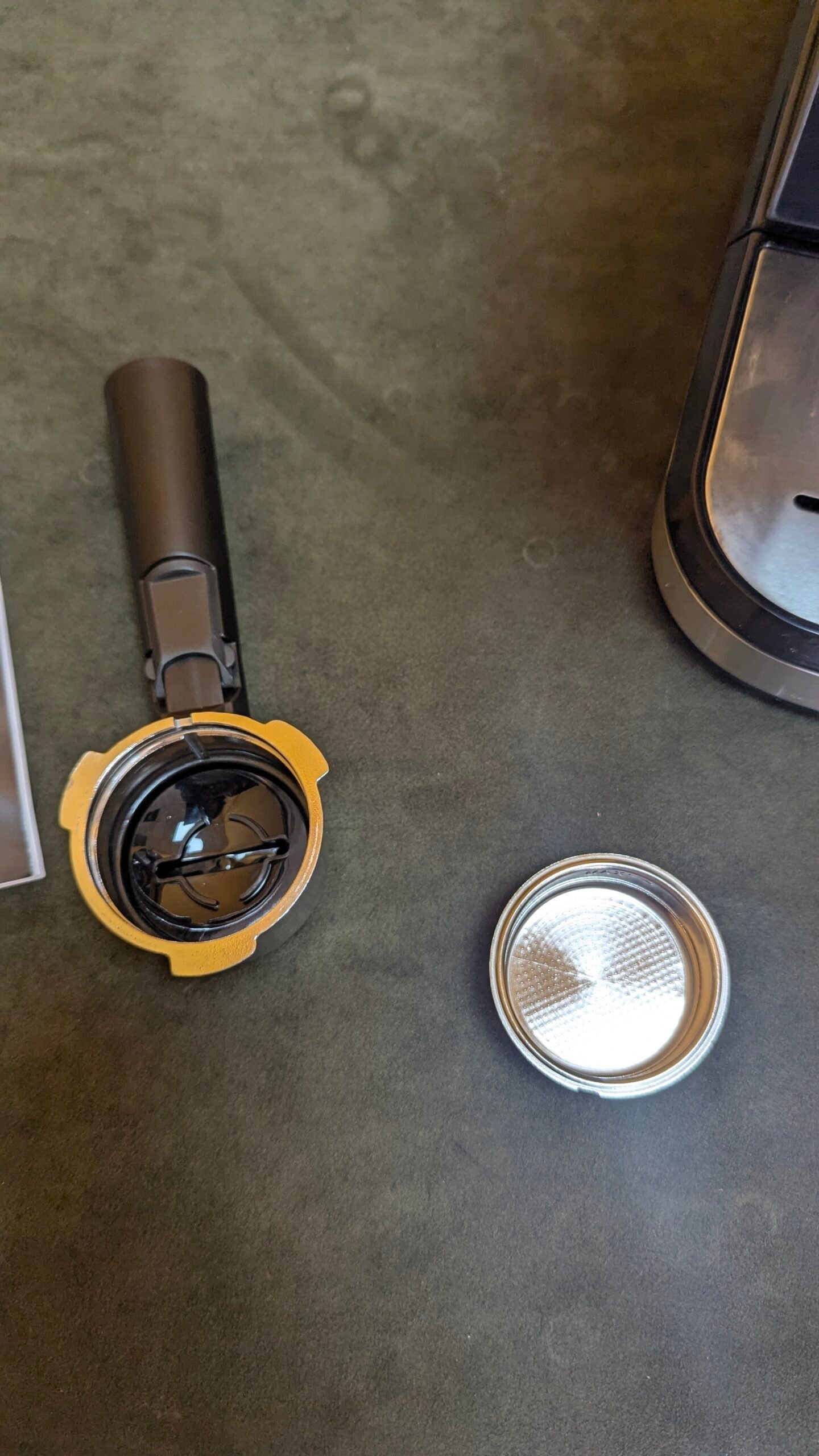 Cecotec Cafetera para Espressos y Cappuccino Cafelizzia 790 Steel Pro con tara - Oportunexa