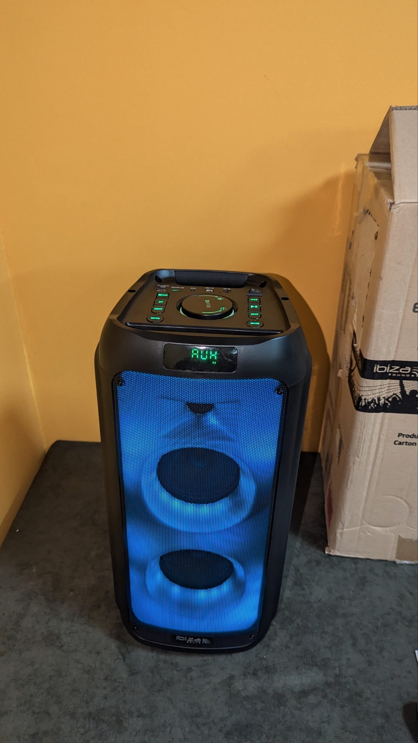 Ibiza - WAVE6 - Altavoz a pilas de 250W/2x5.25" - Oportunexa