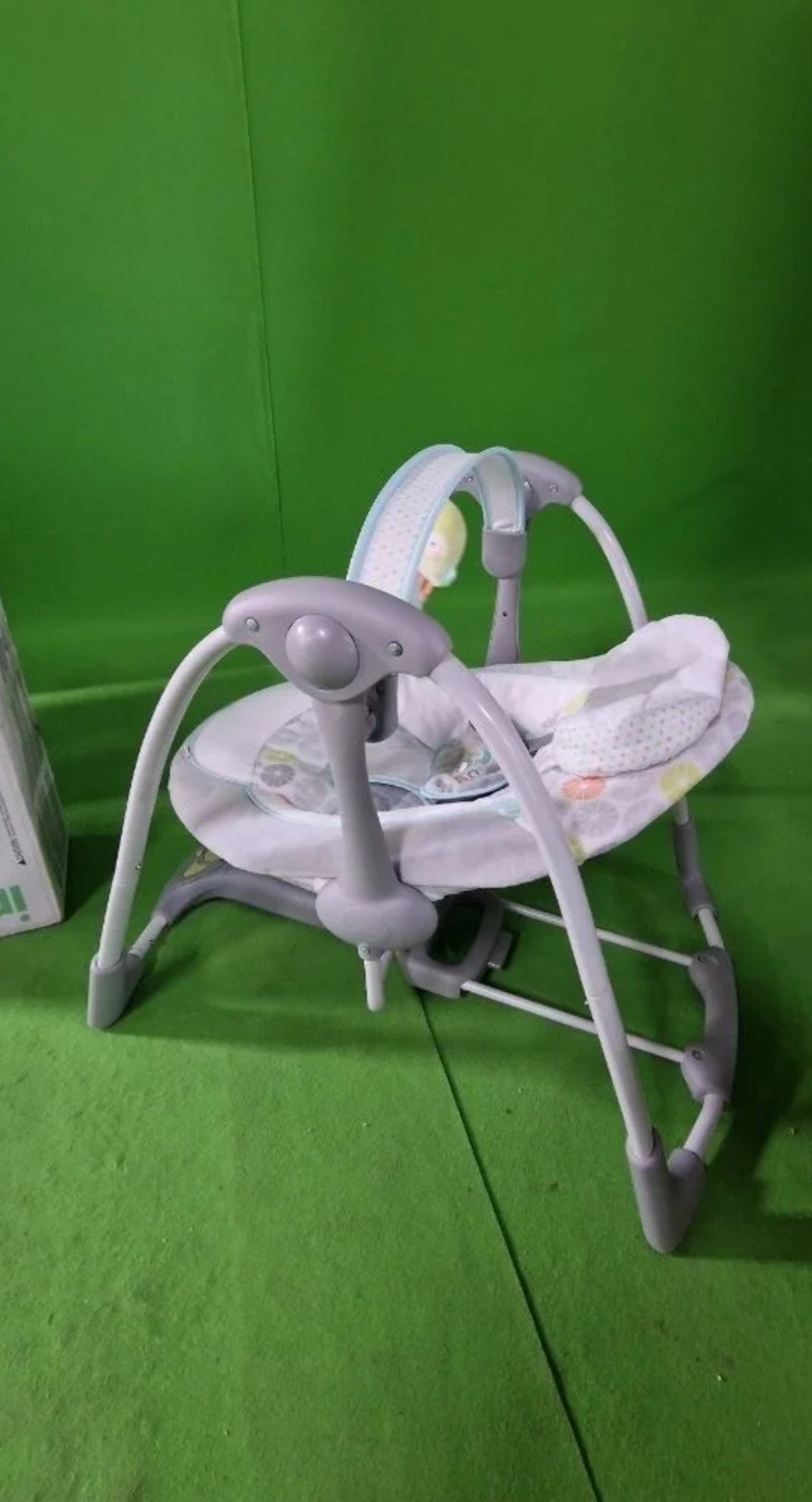 Ingenuity, Columpio Compacto Plegable Hugs & Hoots - Oportunexa