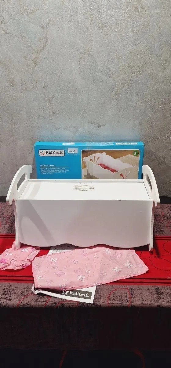 KidKraft- Cuna de madera de juguete con ropa de cama rosa - Oportunexa