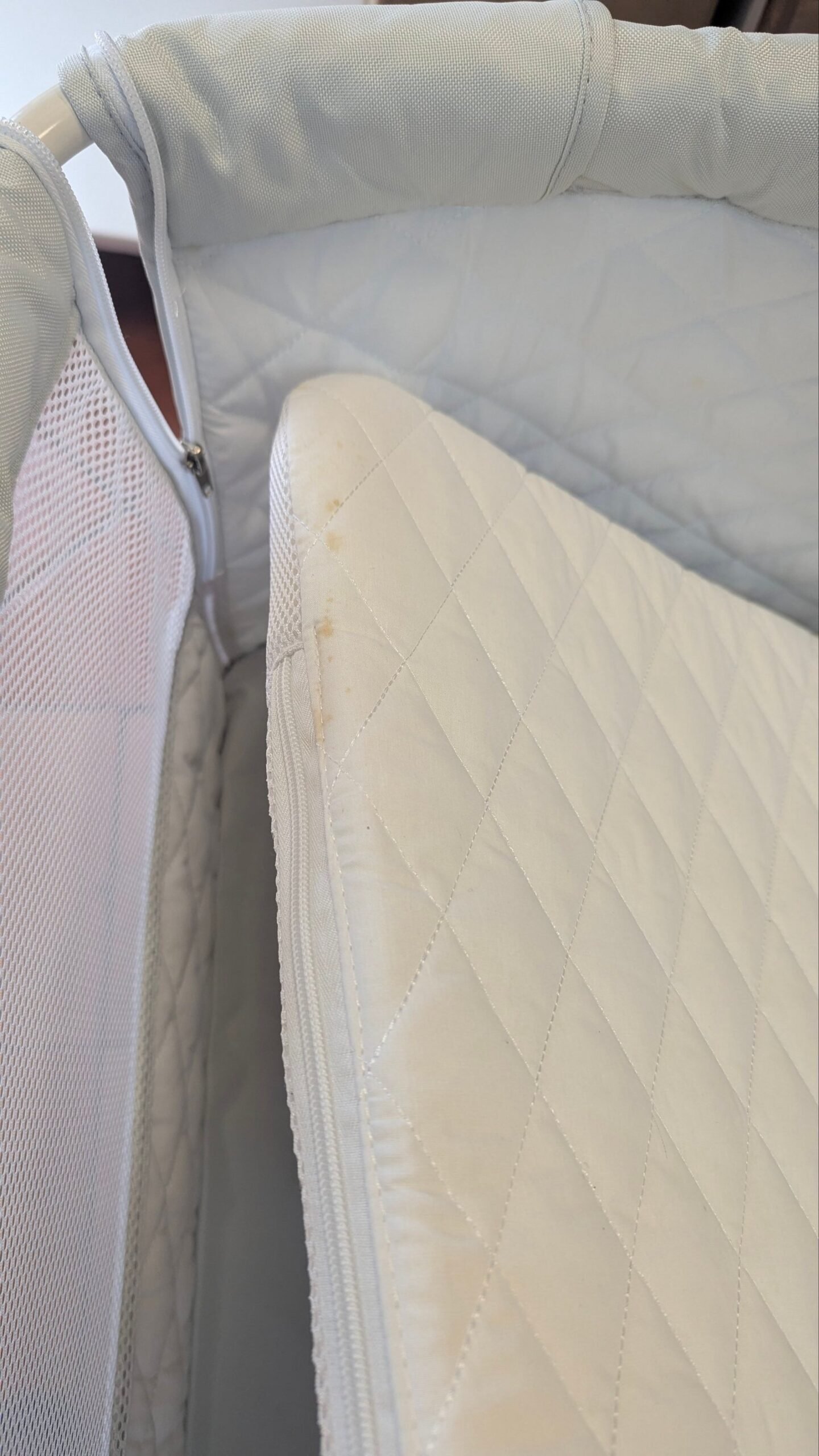 Minicuna colecho Asalvo 0 meses Beige + Edredon y Textil - Oportunexa