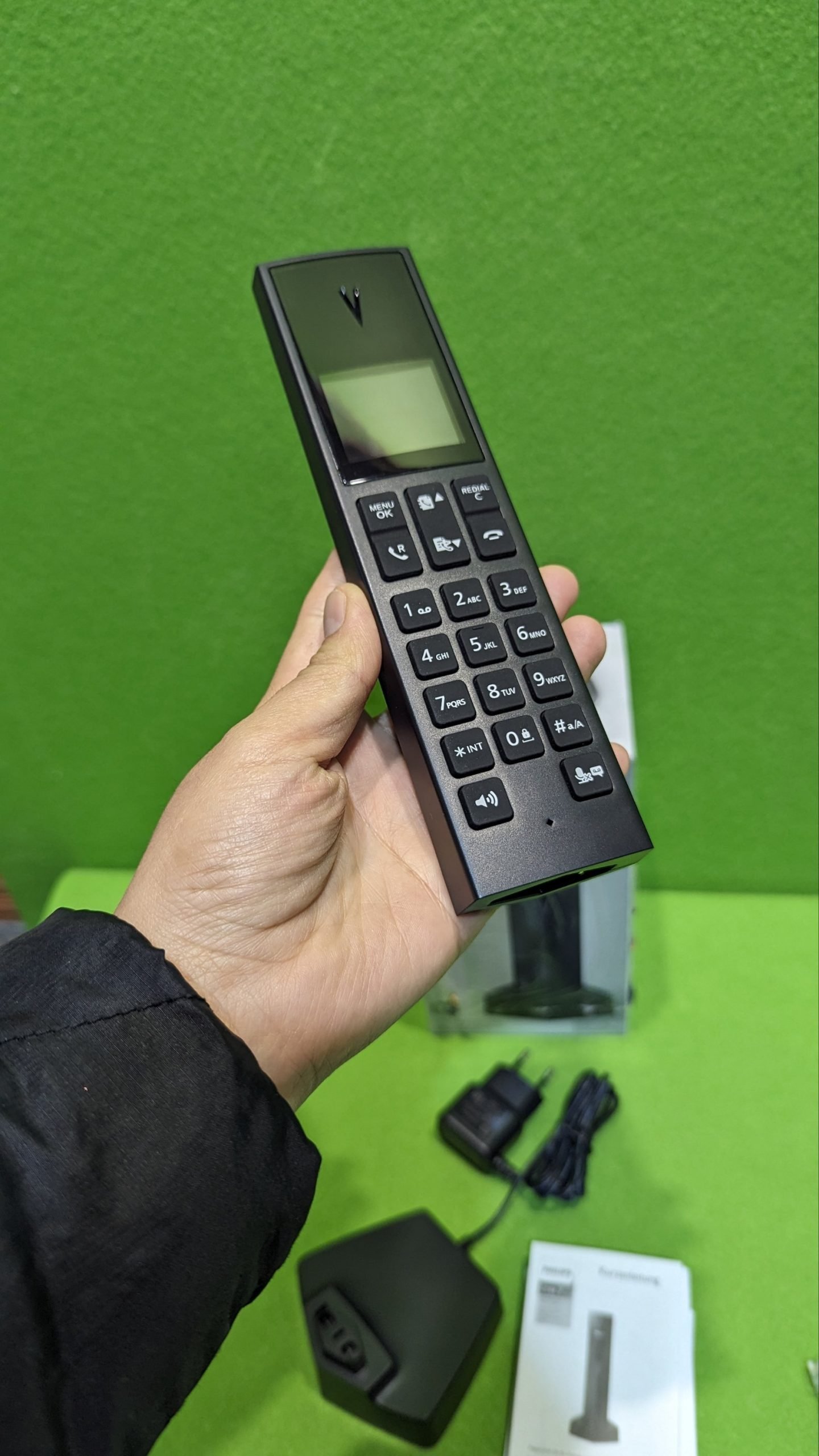 Philips Linea V DECT Design M3551B/38 - Teléfono inalámbrico con contestador automático (Pantalla de 1, 8" y Sonido HQ) - Oportunexa