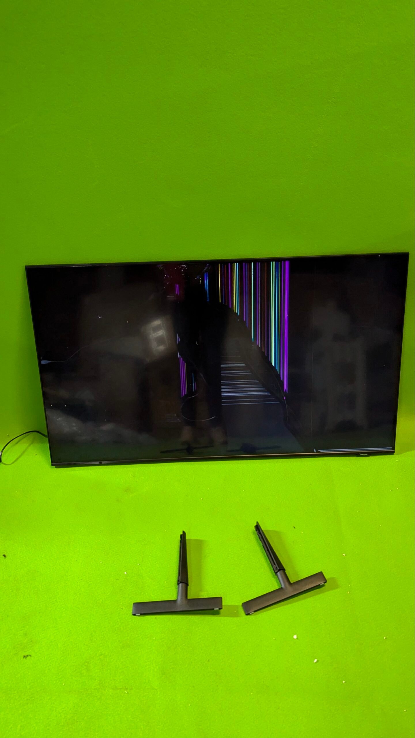 Samsung 4K UHD 2021 50AU8005- Smart TV de 50" - para repuestos o reparación - Oportunexa