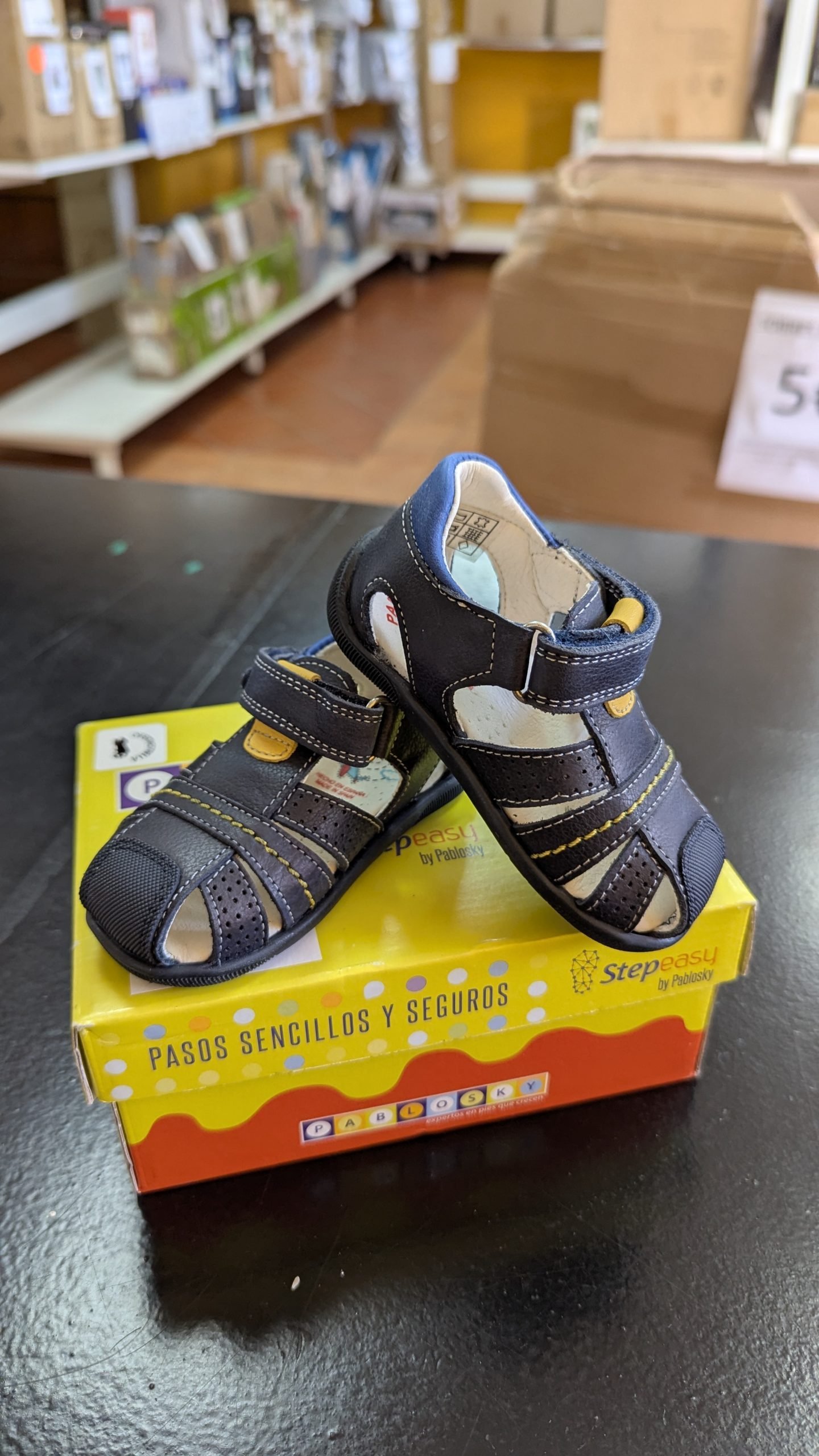 Sandalias de piel para niño de Pablosky talla 19 - Oportunexa