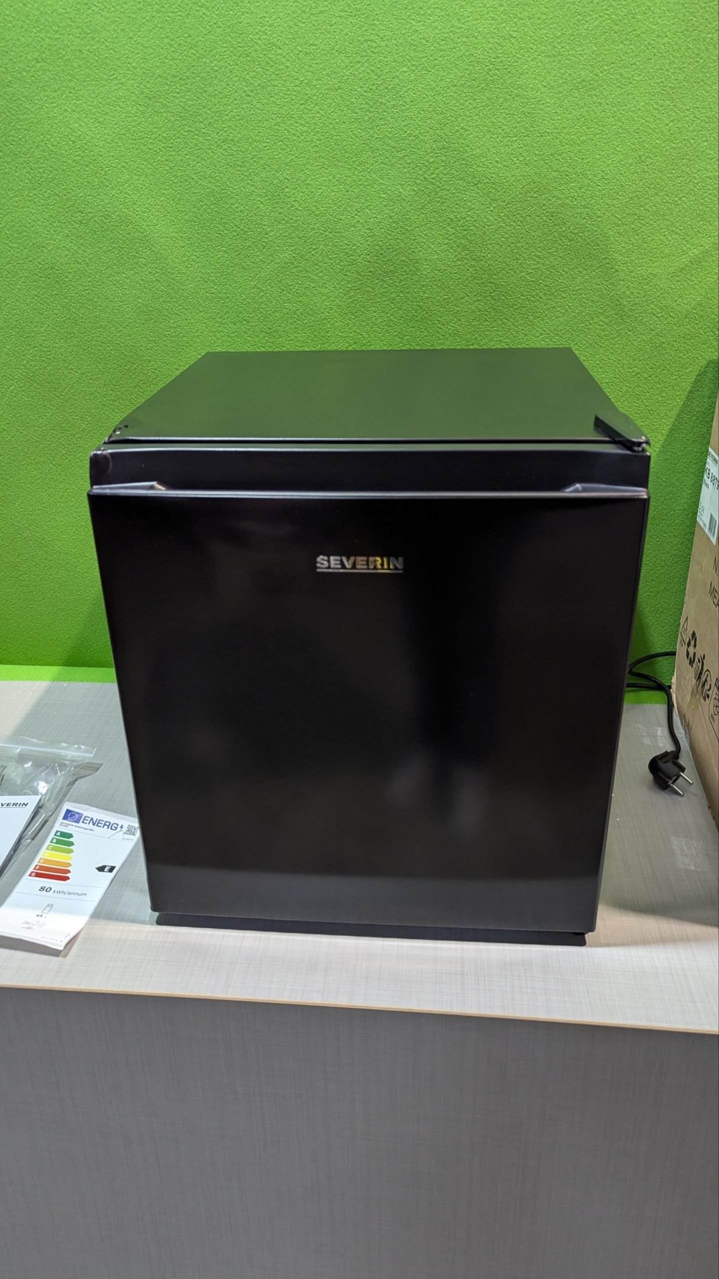 SEVERIN Mini nevera con compartimento de baja temperatura, 45 litros - Oportunexa