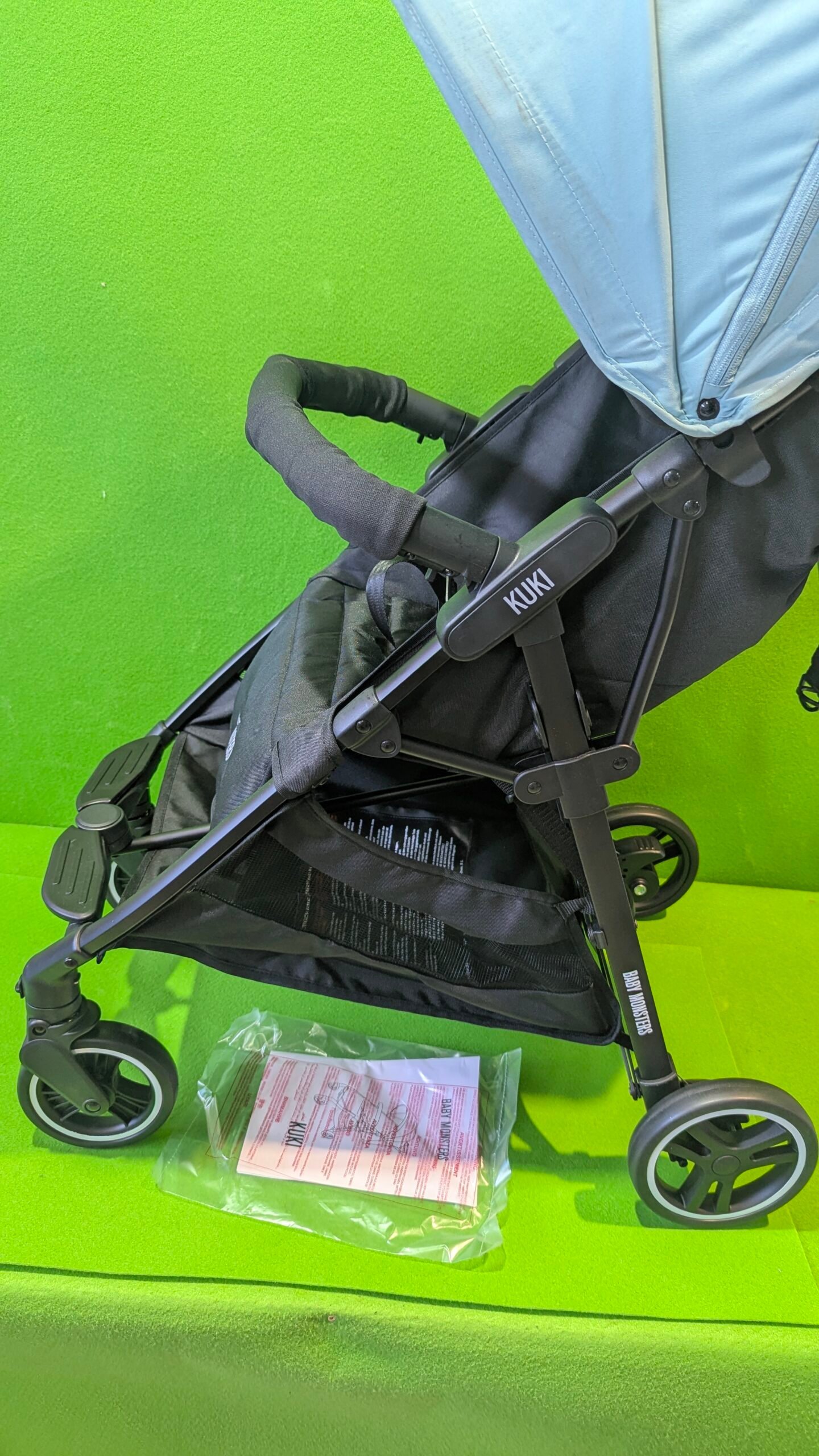 Silla de Paseo Kuki Baby Monsters con capota CHICCO - Oportunexa
